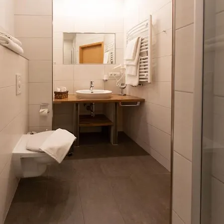 Zum Kuehlen Grunde 2*