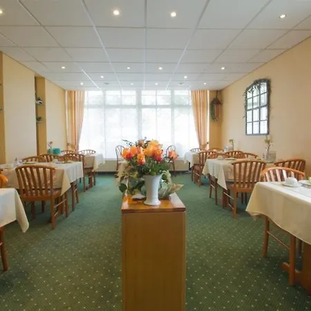 게스트하우스 Zum Kuehlen Grunde